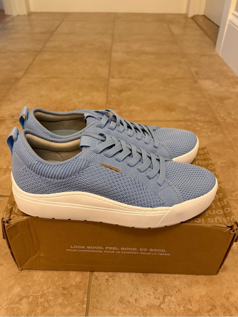 DR. SCHOLL’S women’s Time Off Knit Platform Sneakers - Blue Sky